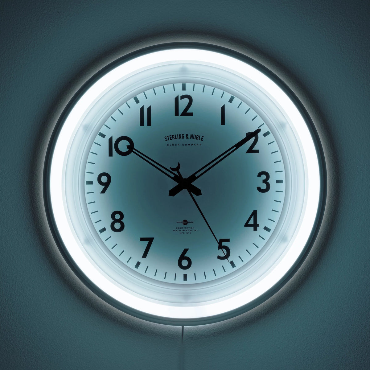 11" Round Indoor LED Wall Clock with Remote Control U900824